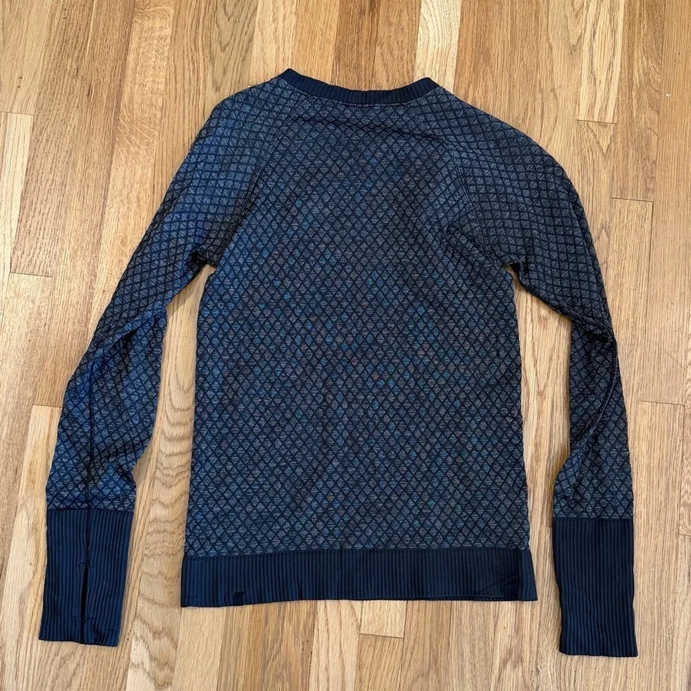 Womens Lululemon Rest Less Pullover size 6